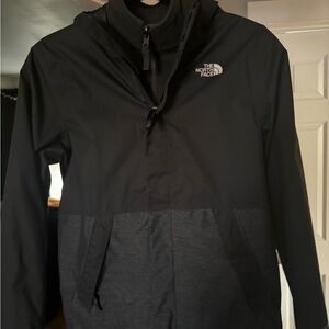 The North Face Boys Youth Large 14/16 Vortex Triclimate Waterproof jacket